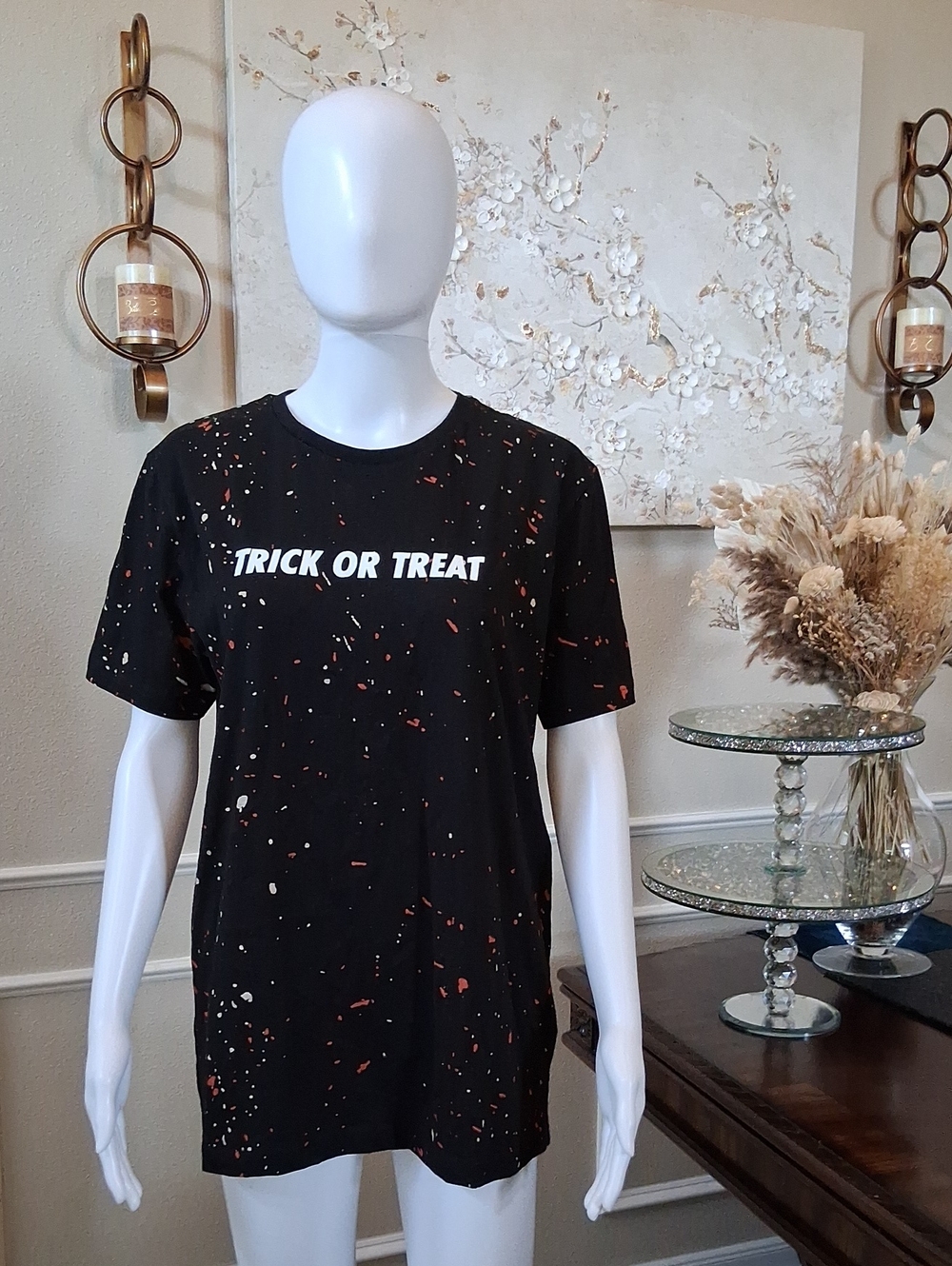 New Women's Trick or Treat Halloween Graphic Tee Short Sleeves Cotton Medium - Picture 4 of 14